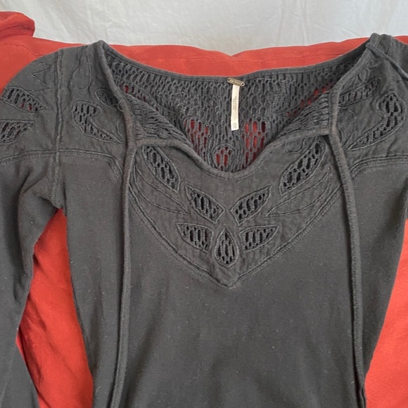 Free People black long sleeve crochet top size XS - Picture 4 of 5